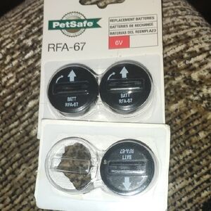 PetSafe RFA-67 6V Batteries - Black